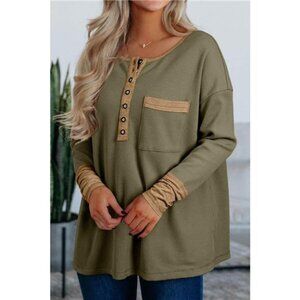✨NWT Boutique Button Front Contrast Trim Top